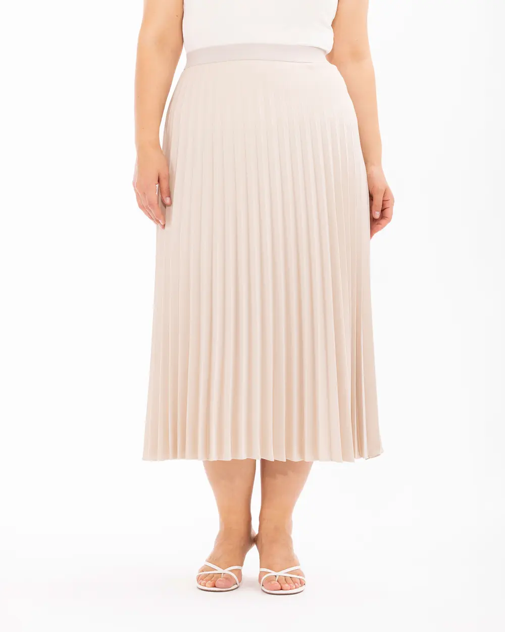 Plus Size Basic Pleated Skirt