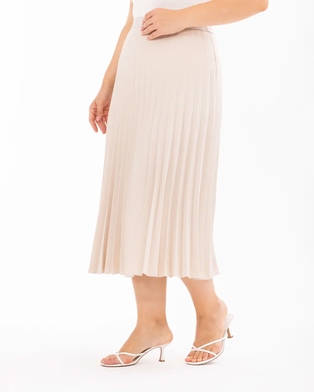 Plus Size Basic Pleated Skirt