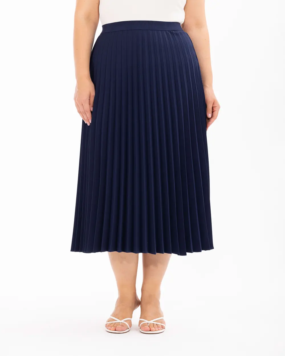 Plus Size Basic Pleated Skirt