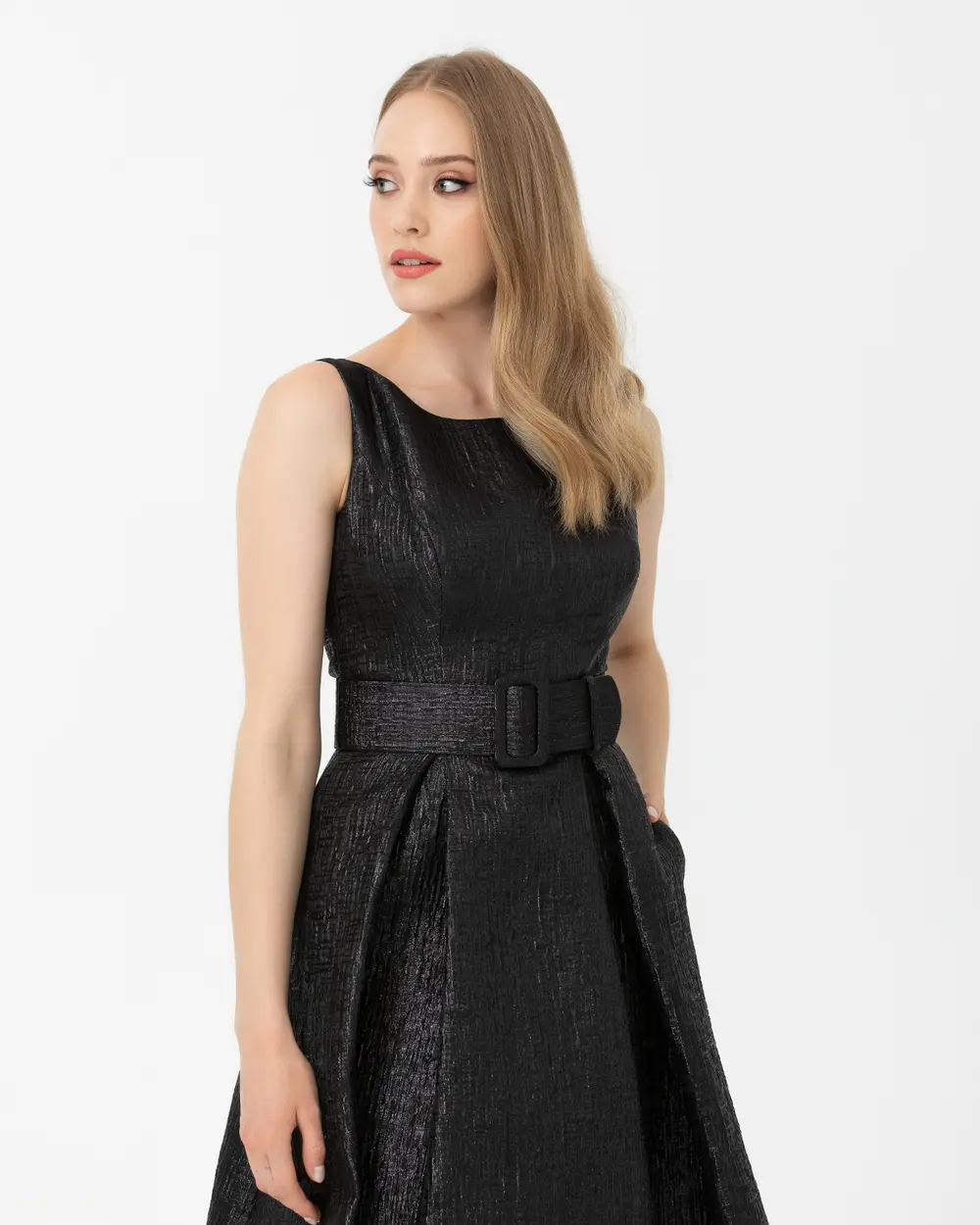 Kemerli Kolsuz Abiye