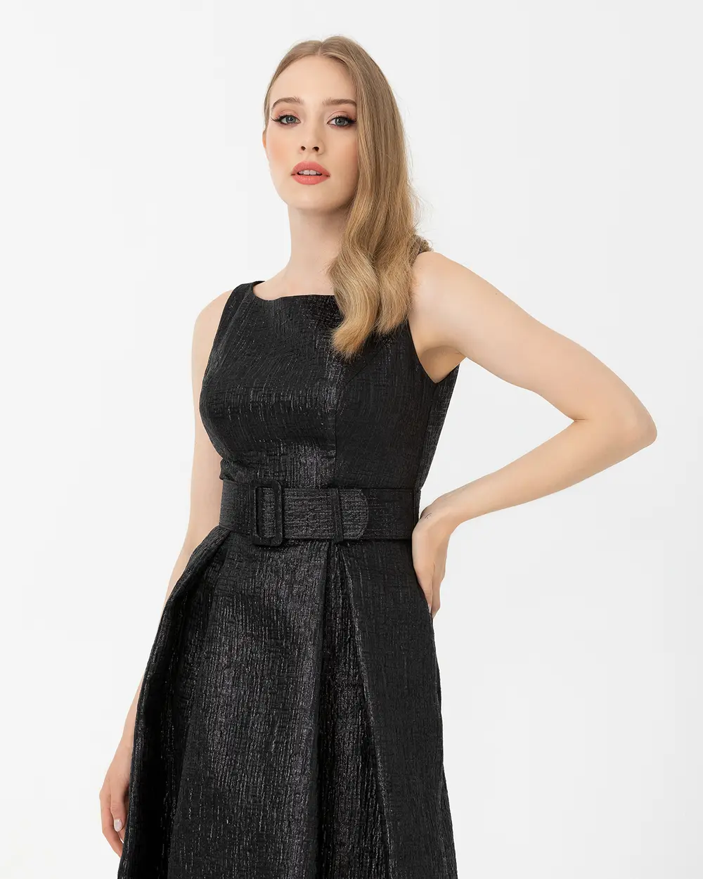 Kemerli Kolsuz Abiye