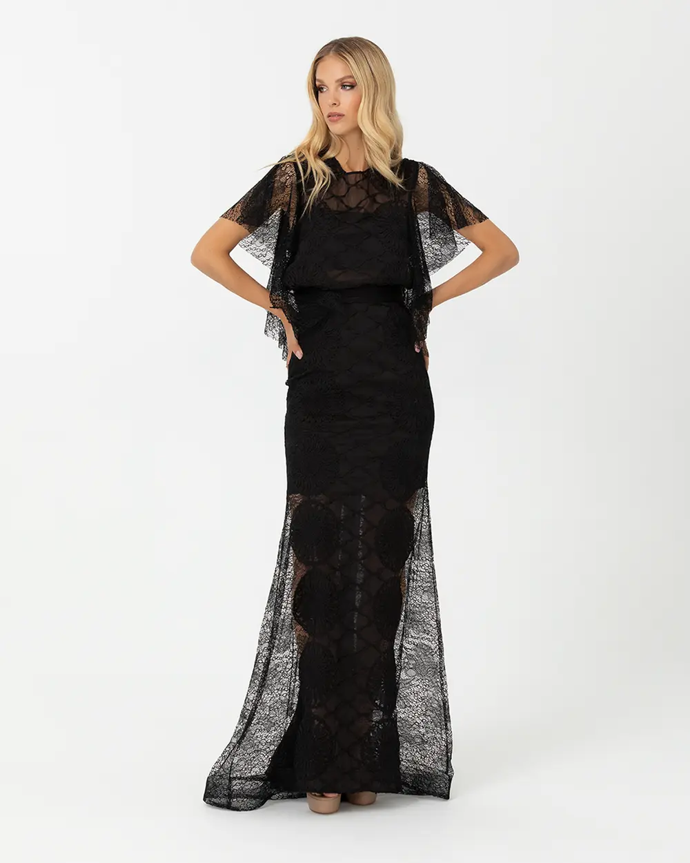 Narrow Form Zero Collar Embroidered Evening Dress