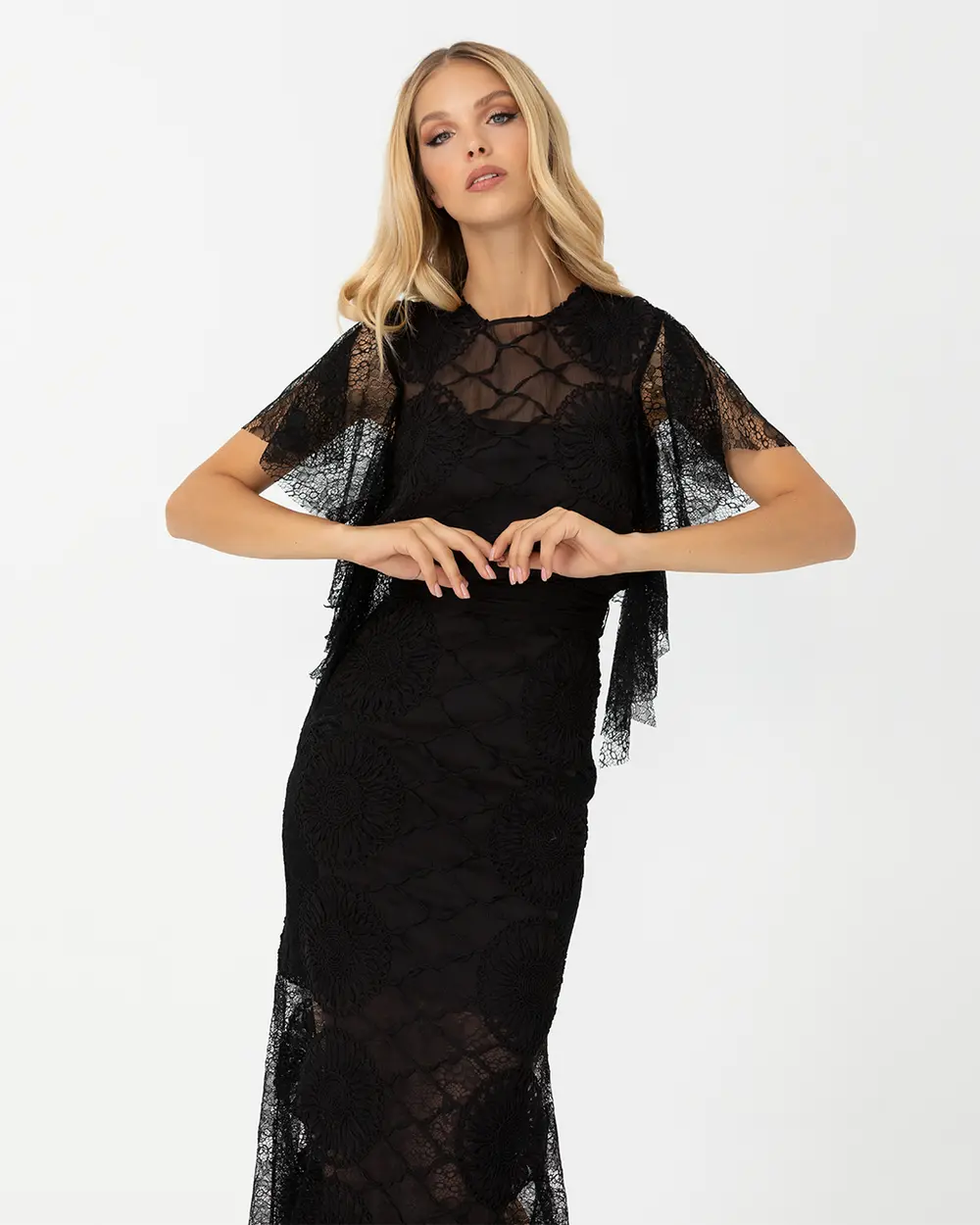 Narrow Form Zero Collar Embroidered Evening Dress