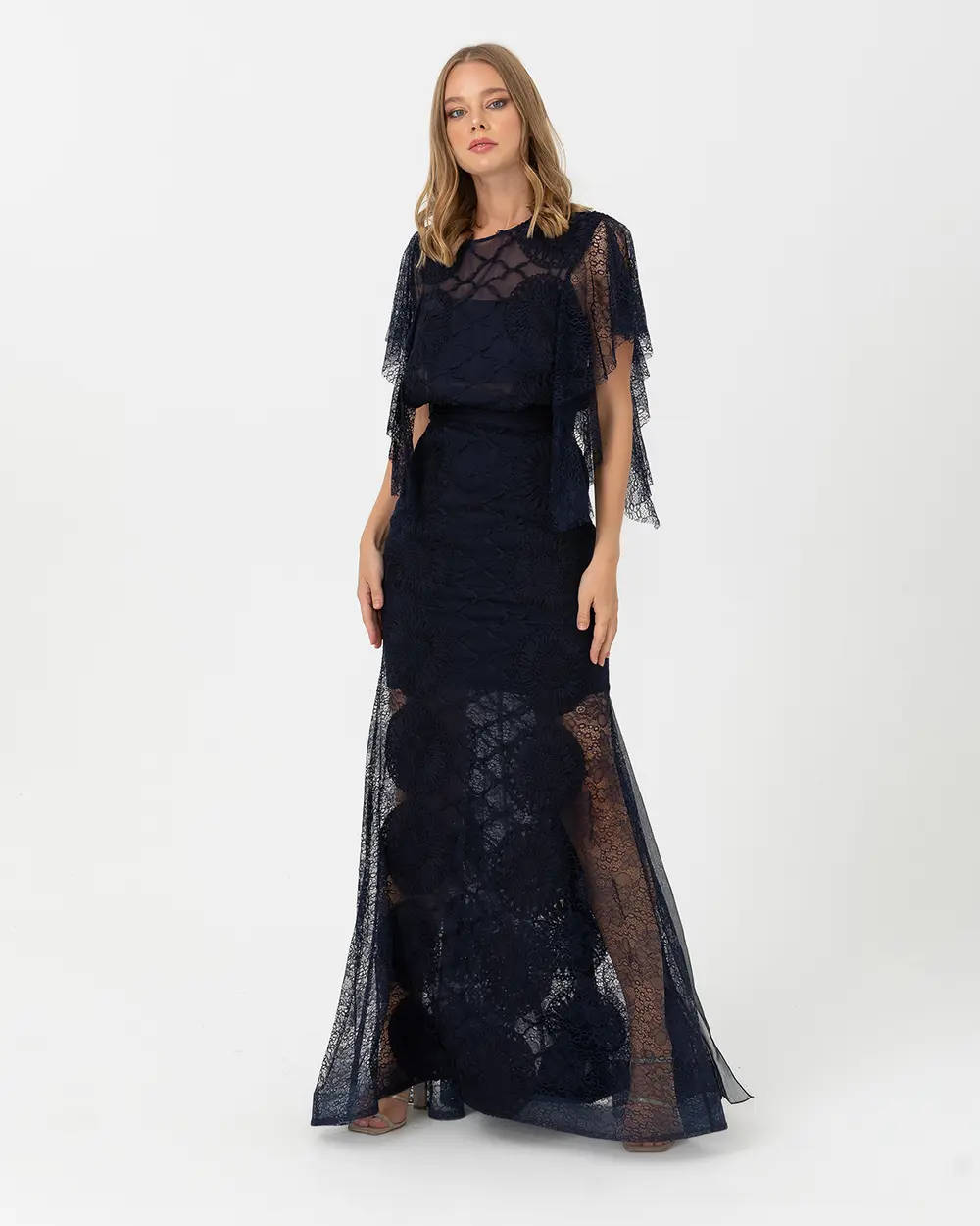 Narrow Form Zero Collar Embroidered Evening Dress