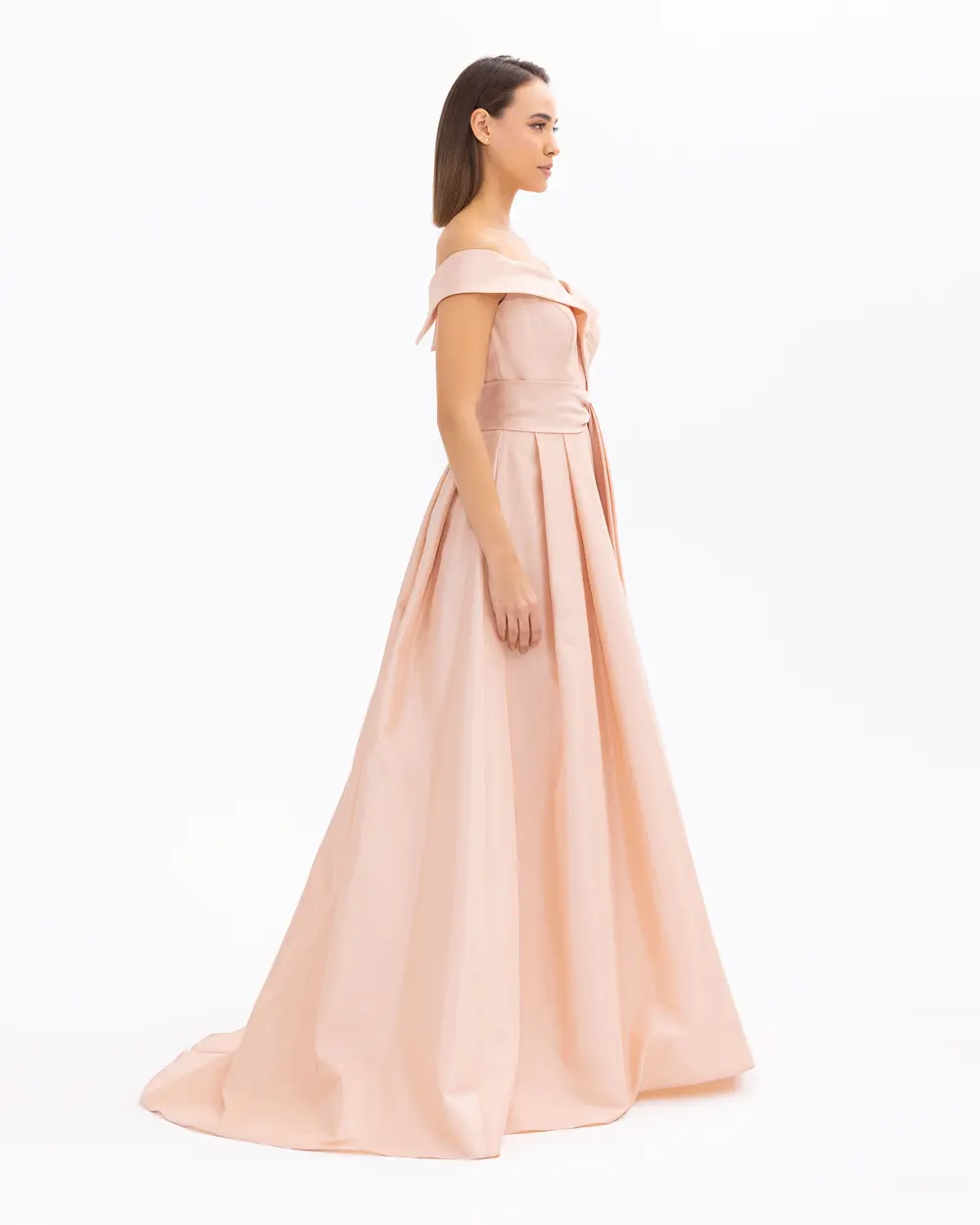 Straplez Yaka Açık Omuz Maxi Boy Abiye