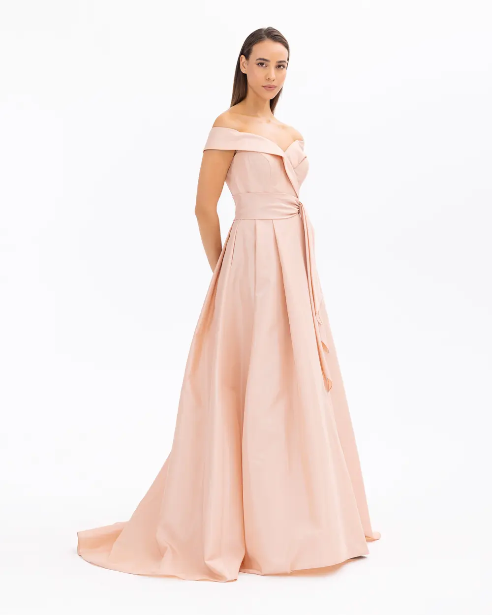 Straplez Yaka Açık Omuz Maxi Boy Abiye