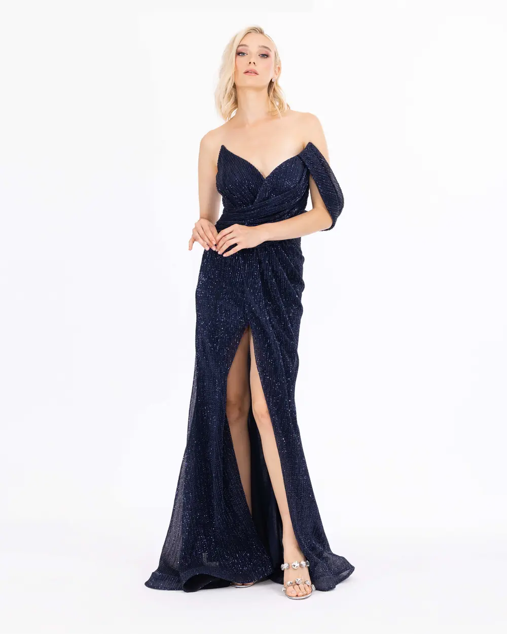 Büzgülü Kırlangıç Yakalı Pul Detaylı  Abiye