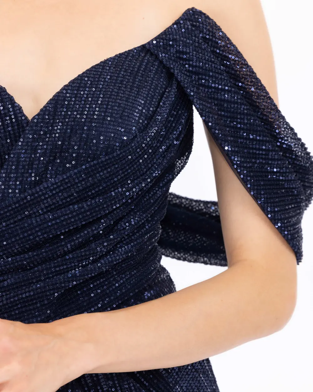 Büzgülü Kırlangıç Yakalı Pul Detaylı  Abiye