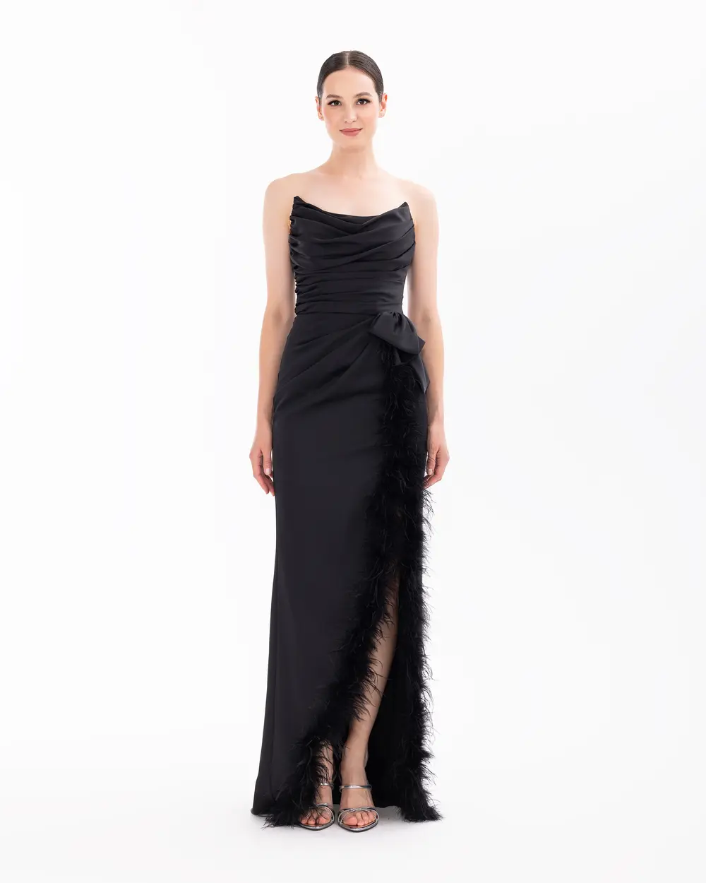 Tüy Detaylı Straplez Yırtmaçlı Abiye