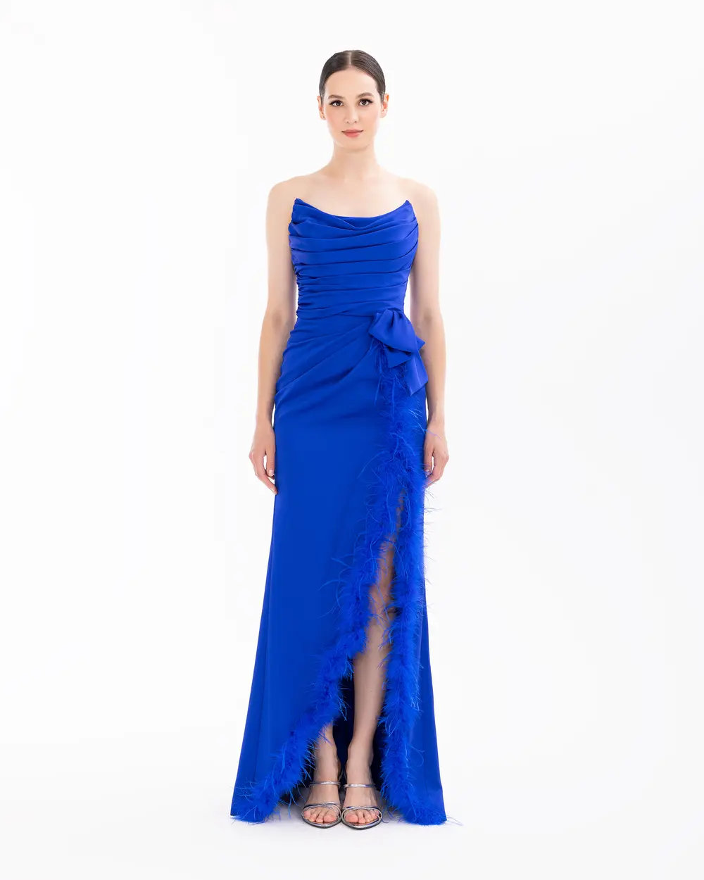 Tüy Detaylı Straplez Yırtmaçlı Abiye