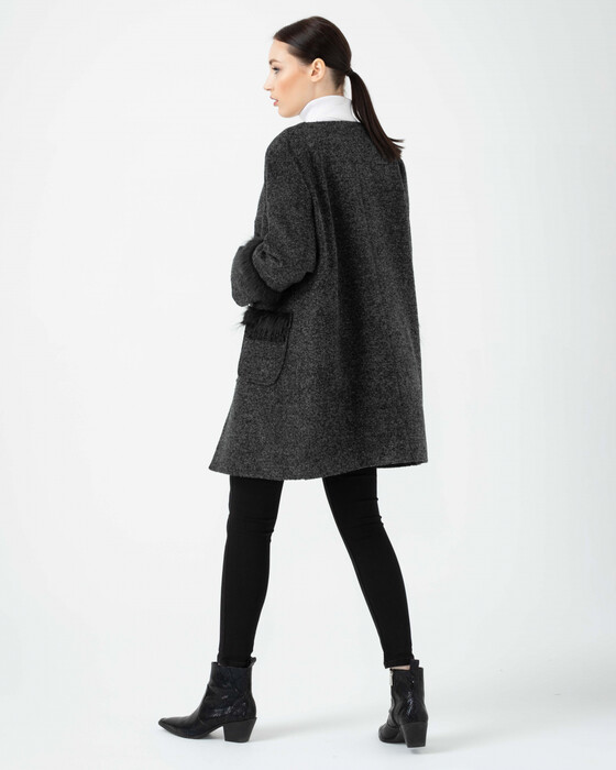ROUND COLLAR COAT WITH QUILL DETAIL