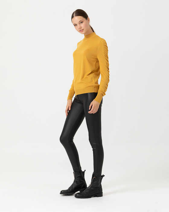 KNITWEAR SWEATER WITH SLEEVE DETAIL