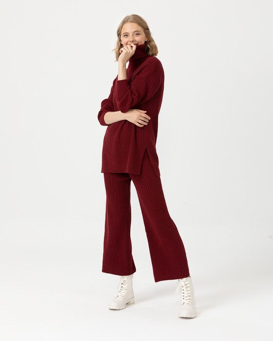 Tam Boğazlı Triko Kazak