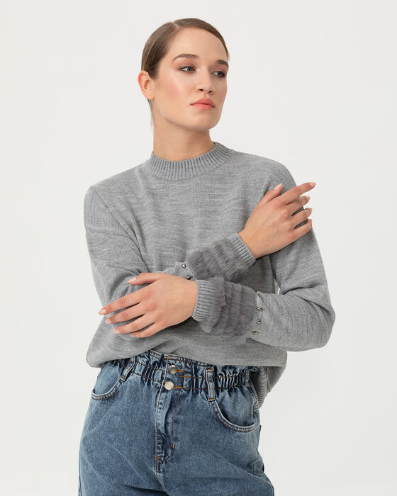 KNITWEAR BLOUSE WITH FUR SLEEVES