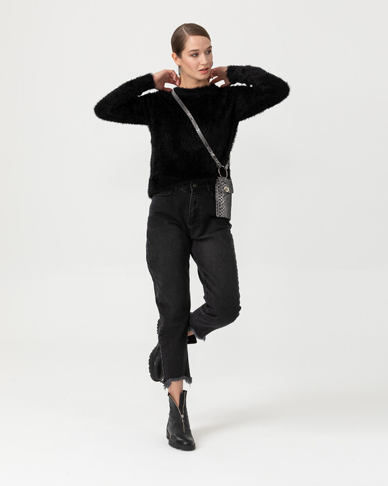 Kolları Detaylı Tüylü Bluz