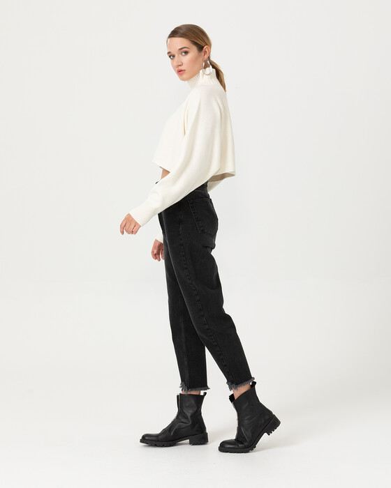 TURTLENECK CROP SWEATER