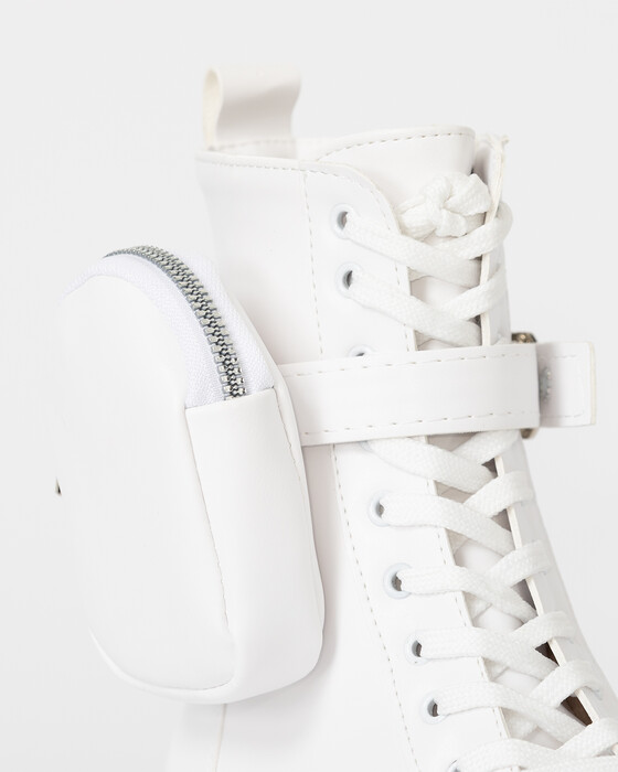 Yüksek Tabanlı Bağcıklı Bot