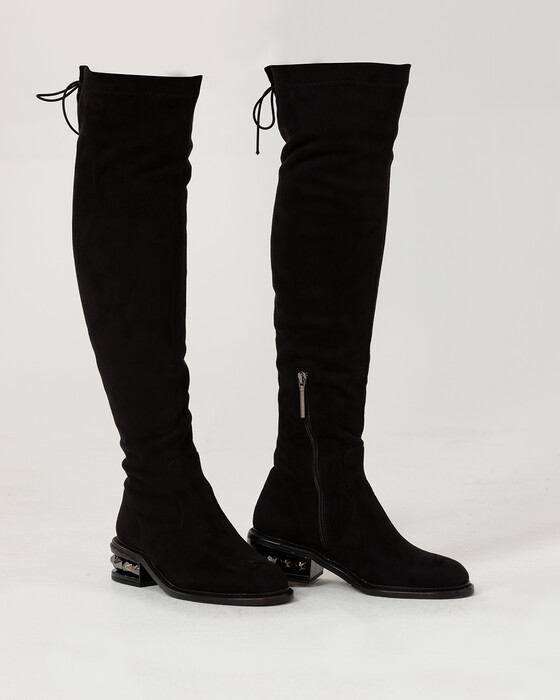 Topuğu Detaylı Diz Üstü Çizme