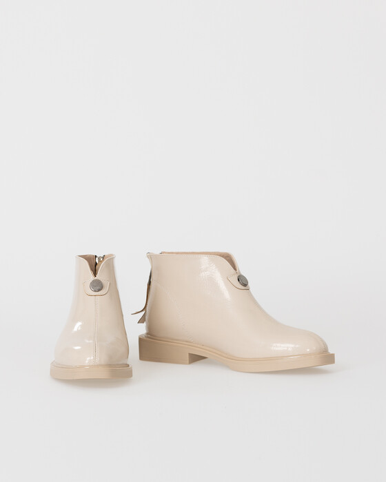 Arkası Fermuarlı Kısa Bot