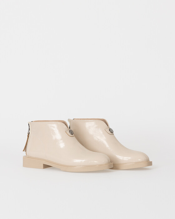 Arkası Fermuarlı Kısa Bot