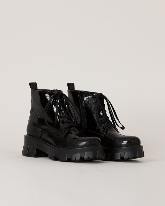 Tırtıklı Tabanlı Bağcıklı Bot