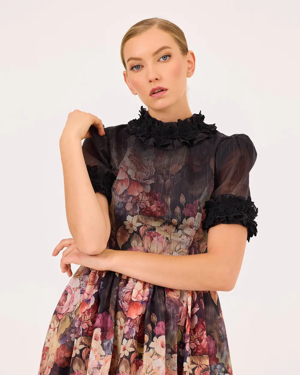 Elegant Floral Patterned Dress with Stand Collar