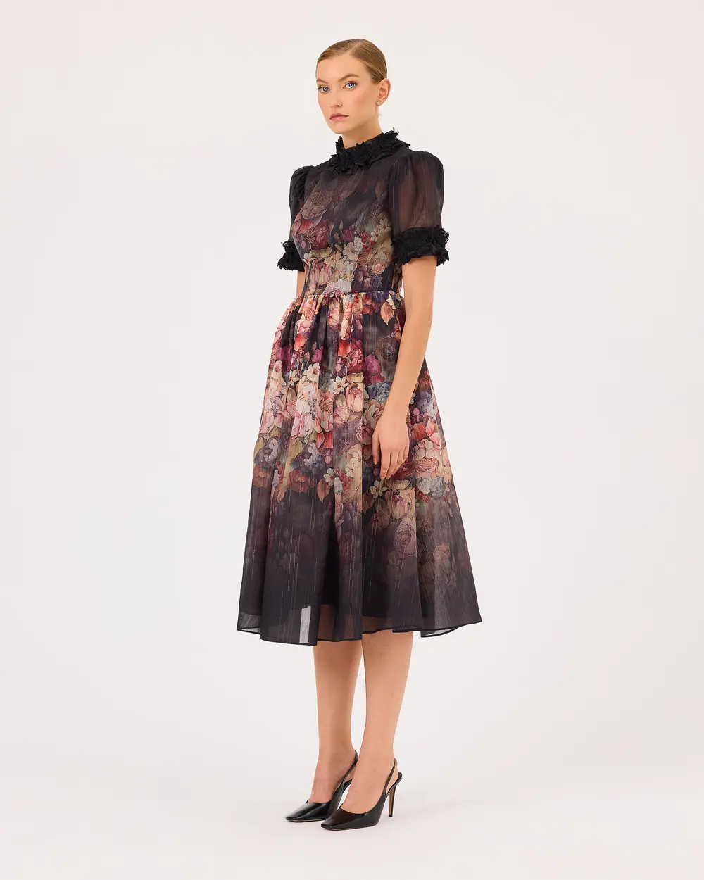 Elegant Floral Patterned Dress with Stand Collar