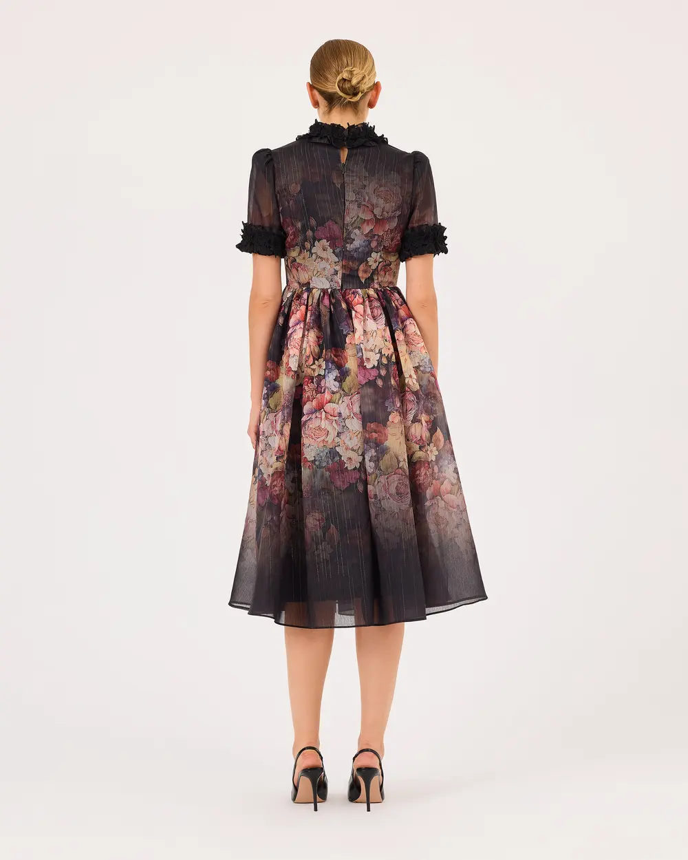 Elegant Floral Patterned Dress with Stand Collar