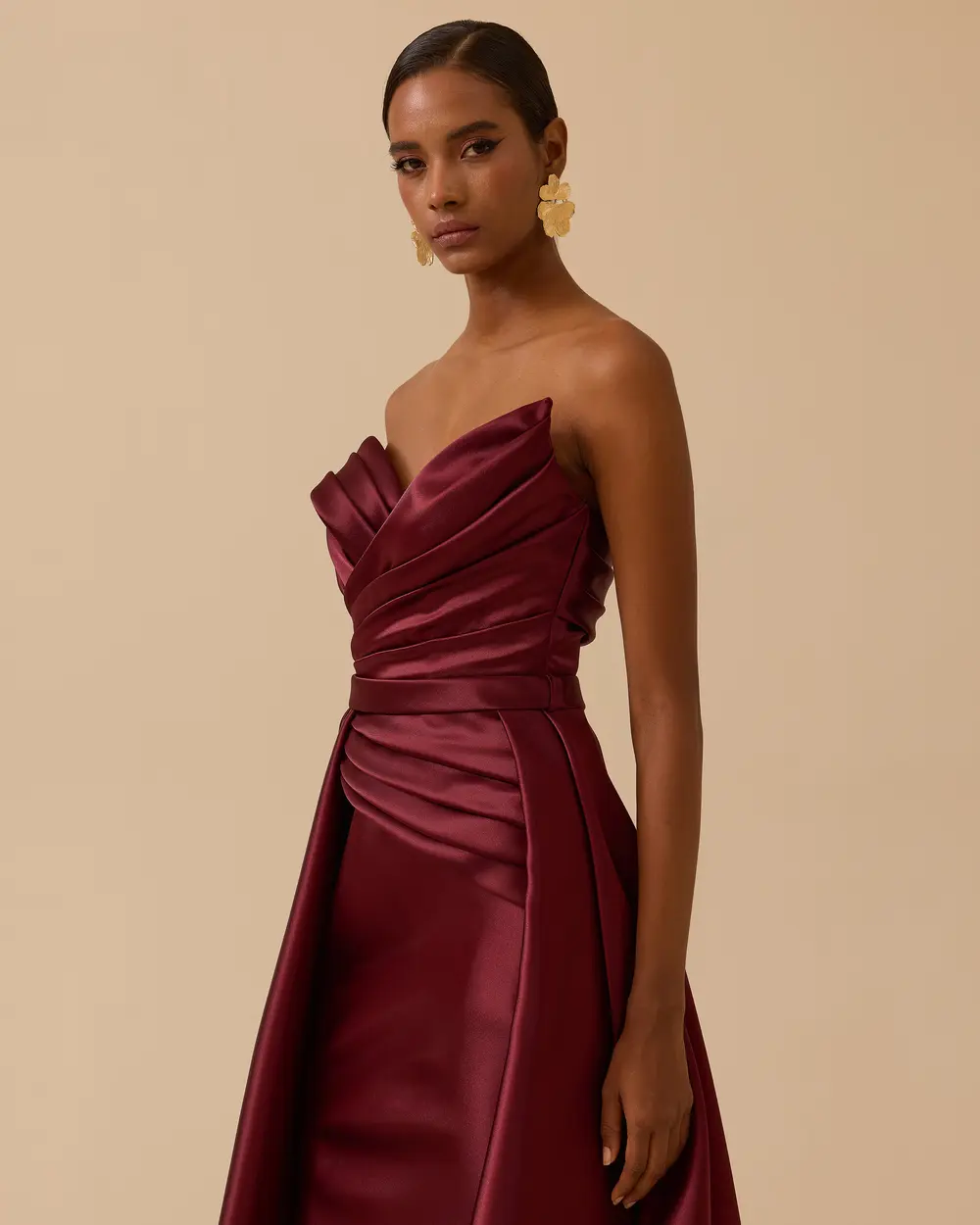 Düşük Omuz Drapeli Saten Abiye