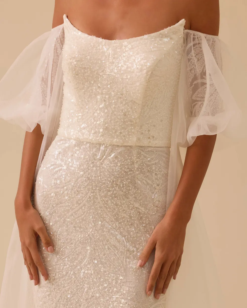 Çıkarılabilir Kollu Straplez Payetli Abiye