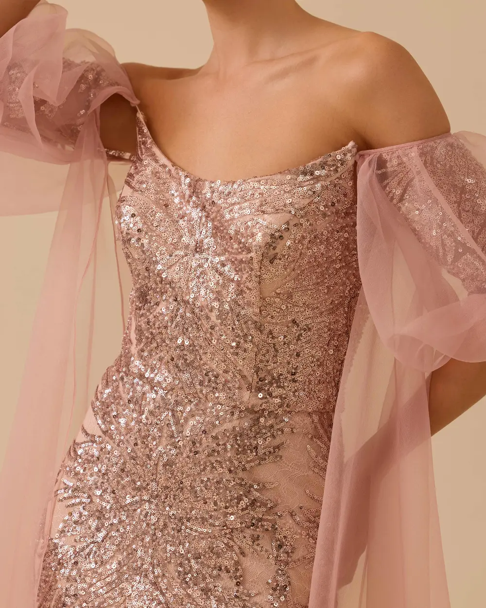 Çıkarılabilir Kollu Straplez Payetli Abiye