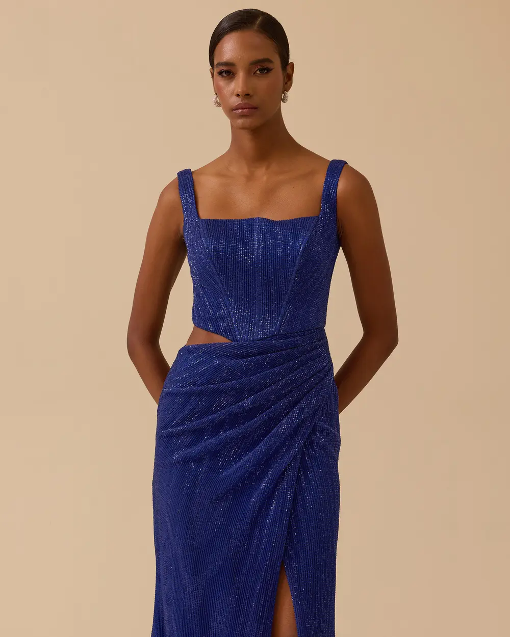 Kare Yaka Yırtmaçlı Payetli Abiye