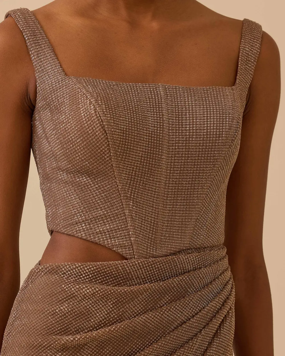 Kare Yaka Yırtmaçlı Payetli Abiye