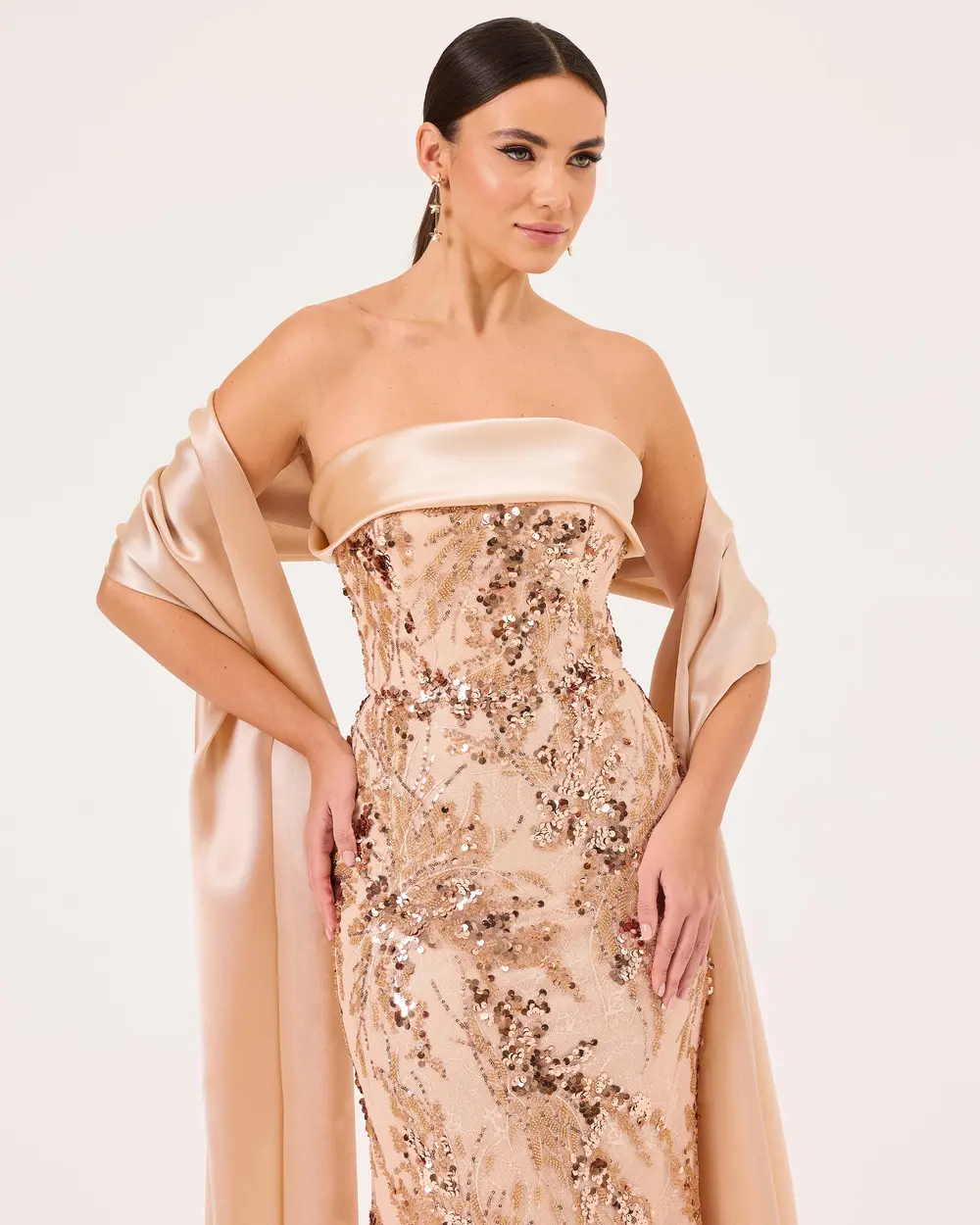 Straplez Yaka Dar Form Payetli Abiye