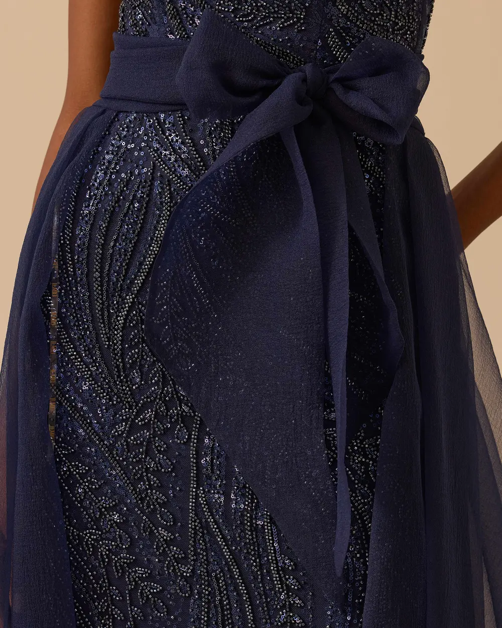 Halter Yaka Dar Form Payetli Abiye