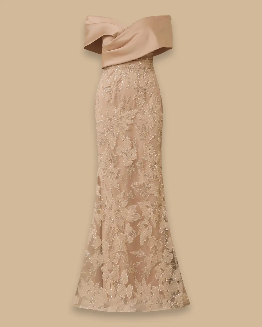 Düşük Omuzlu Dar Form İşlemeli Abiye