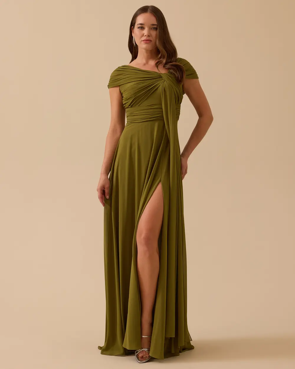 Kısa Kollu Yırtmaçlı Saten Abiye