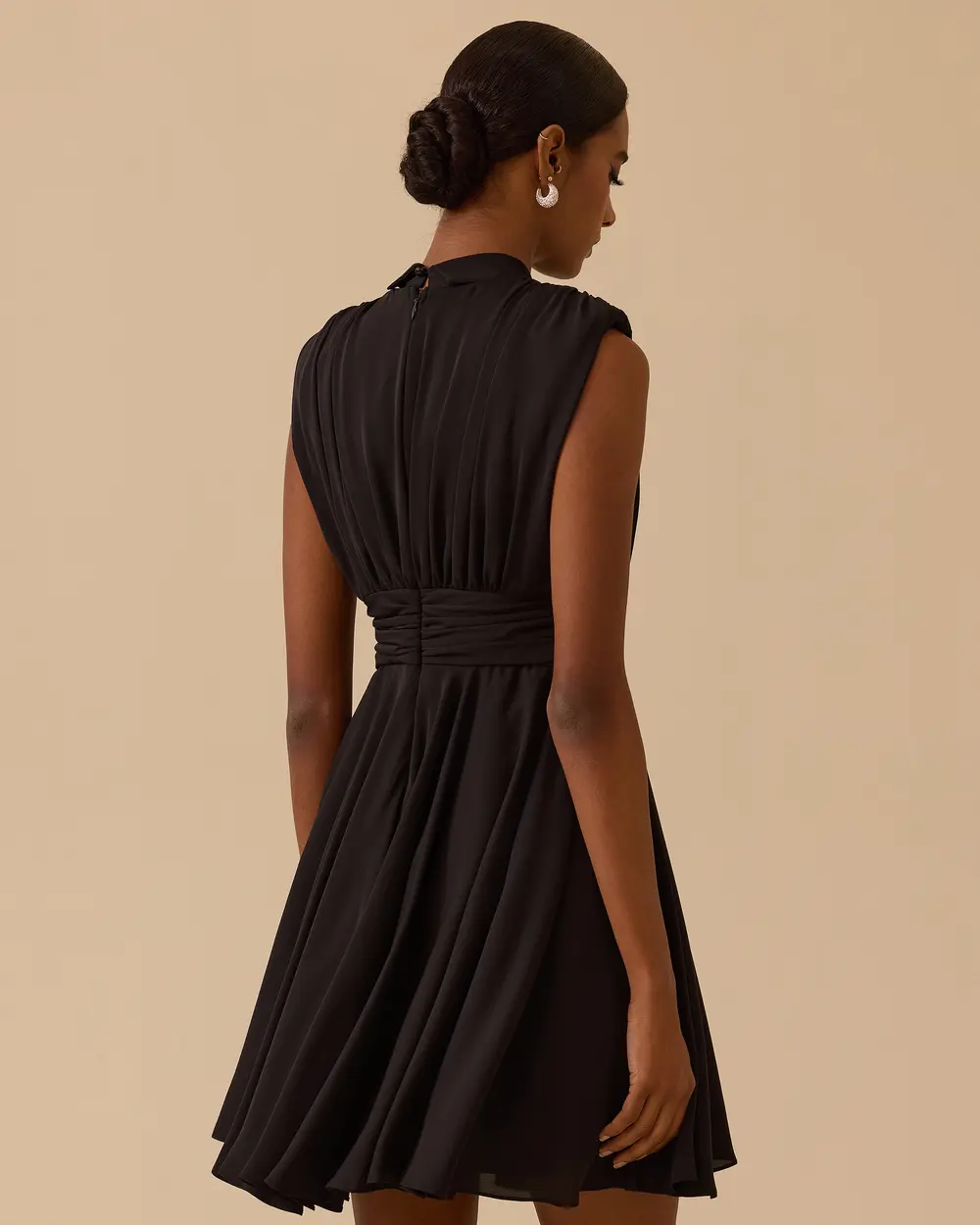 Fiyonk Yaka Pileli Mini Elbise