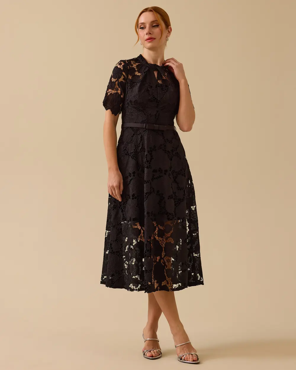 Kemerli Şık Dantel Elbise