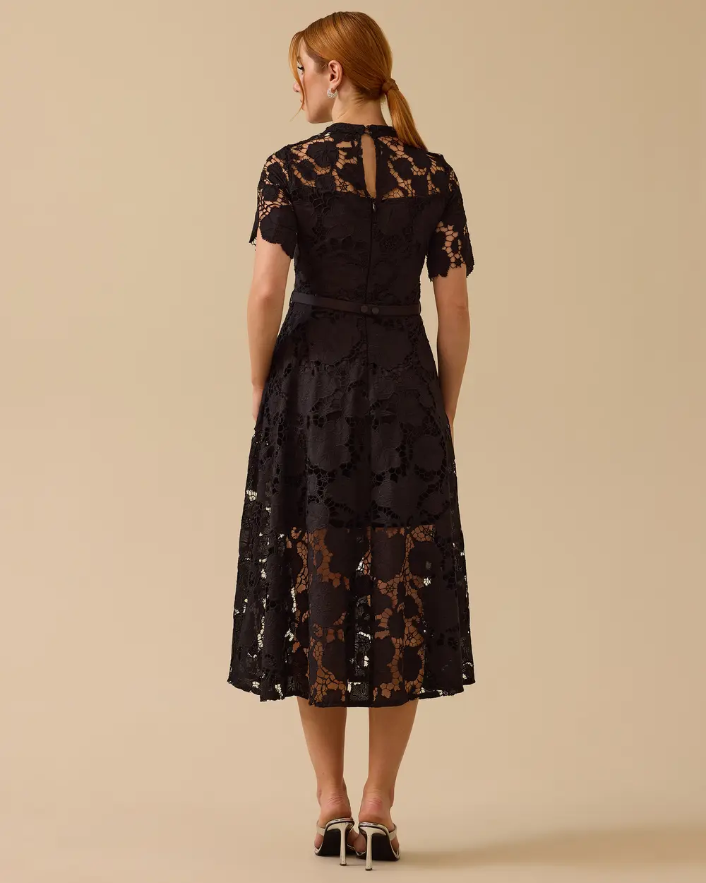 Kemerli Şık Dantel Elbise