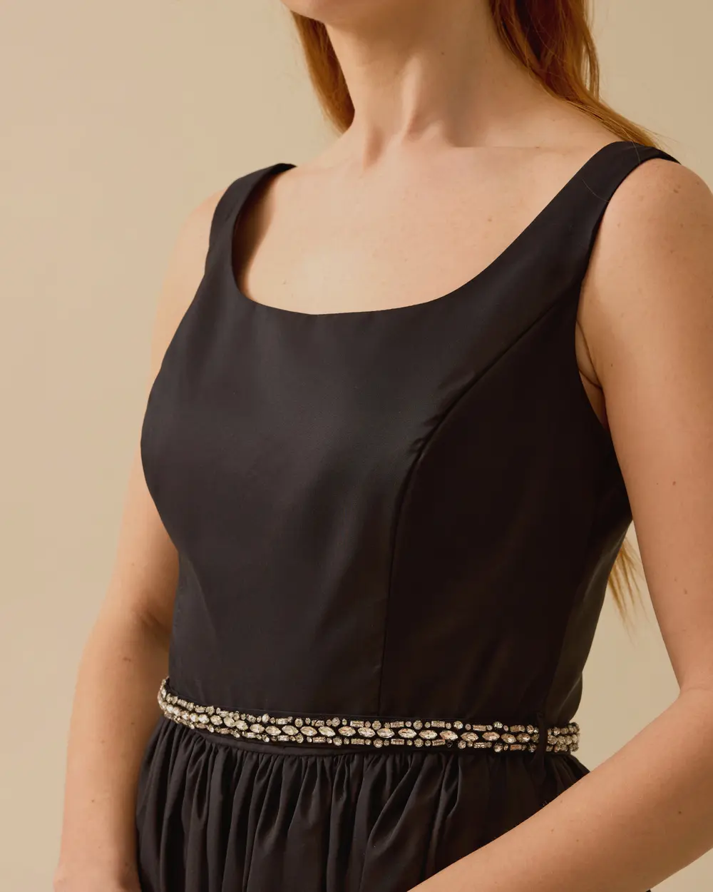 Kemerli Kare Yaka Tafta Şık Elbise