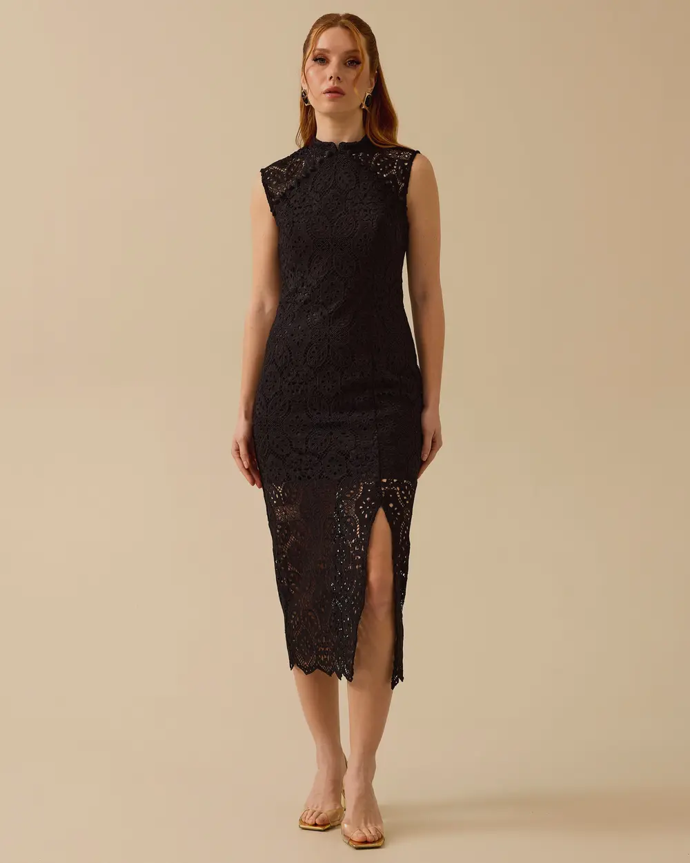 Desenli Yırtmaç Detaylı Şık Dantel Elbise