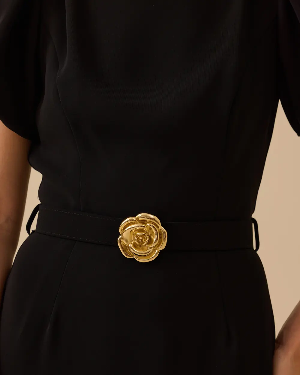 Balon Kollu Yırtmaçlı Krep Şık Elbise