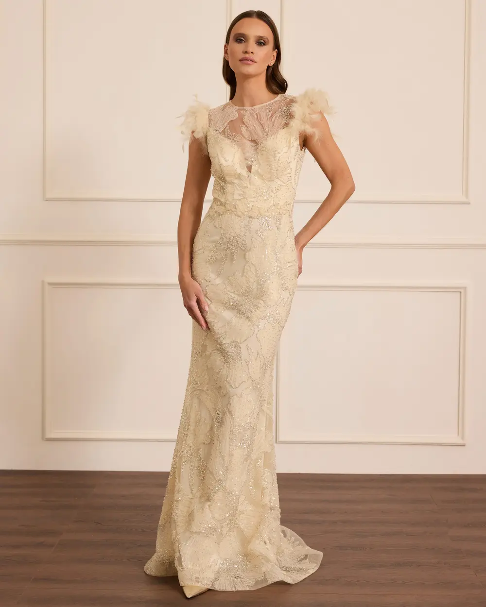 Tüylü Kolsuz Balık Form Abiye