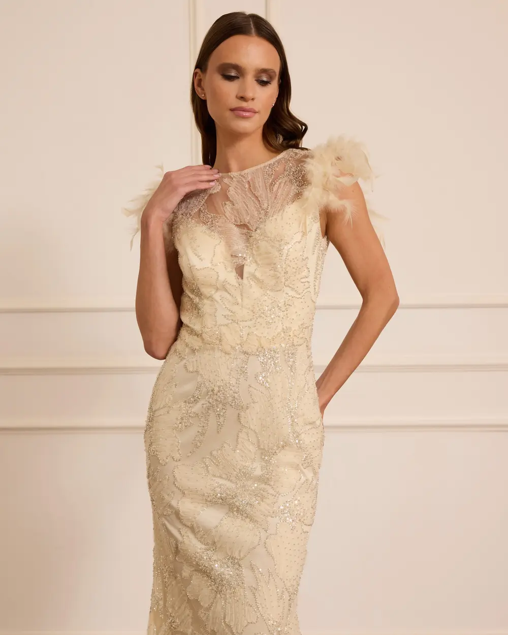 Tüylü Kolsuz Balık Form Abiye