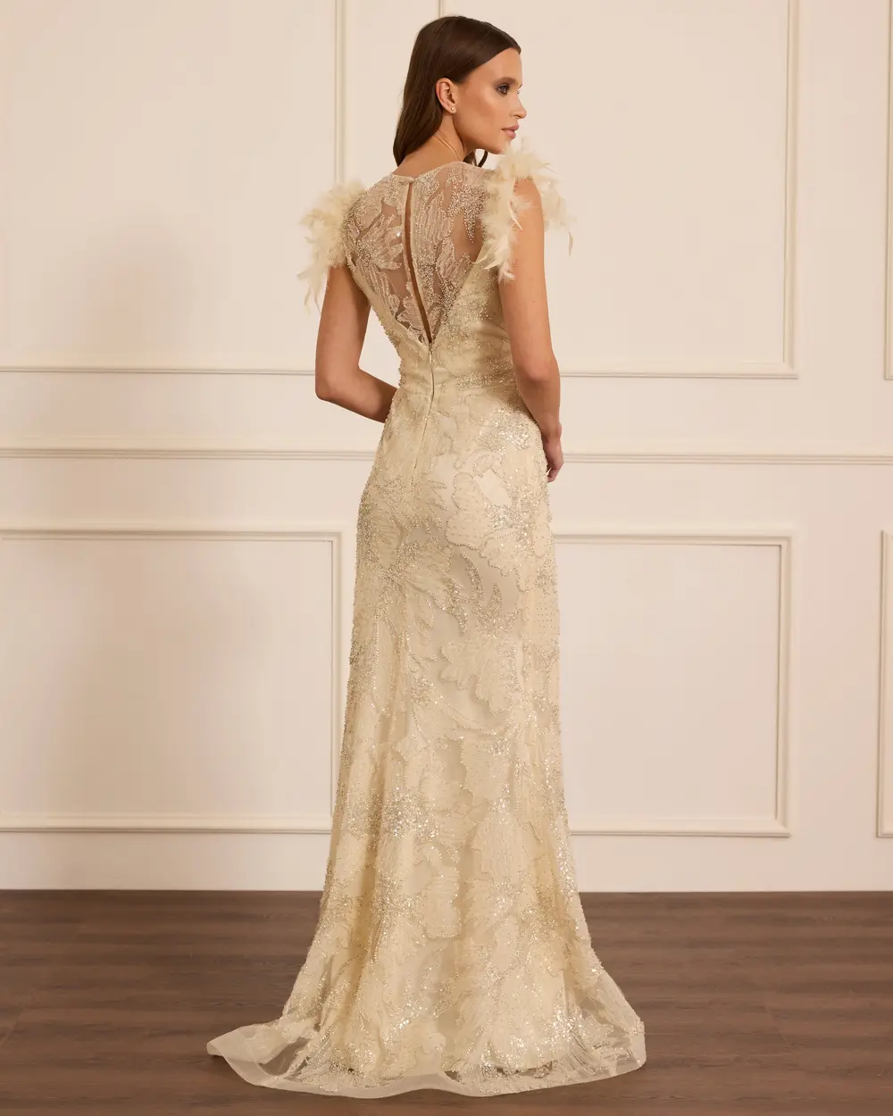 Tüylü Kolsuz Balık Form Abiye