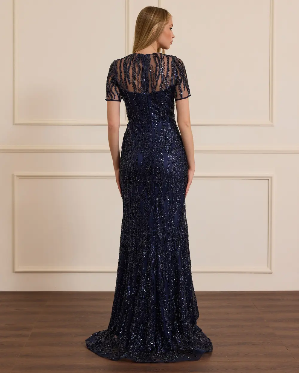 Tüy Detaylı Kısa Kollu Dar Form Abiye