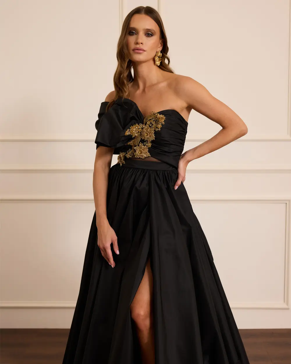 İşlemeli Yırtmaç Detaylı Abiye