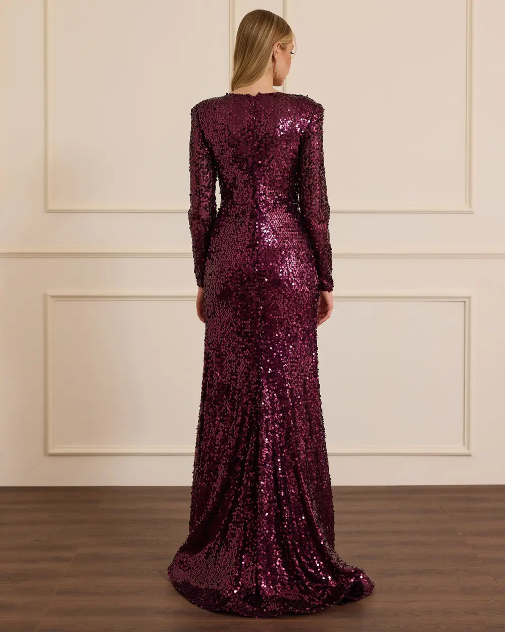 Drapeli Yırtmaç Detaylı Payet Elbise