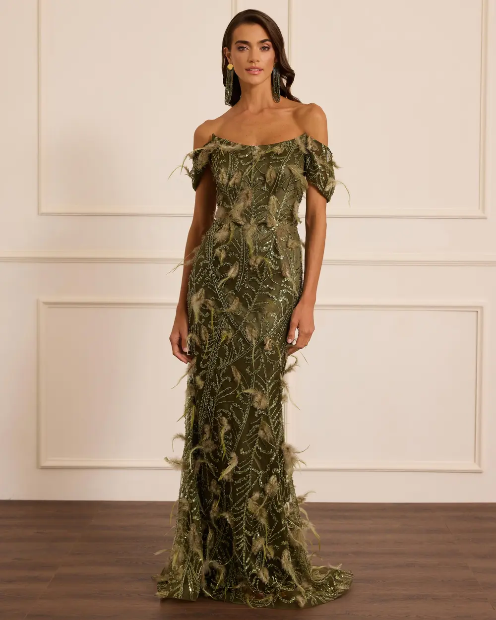 Tüy Detaylı Düşük Kol Balık Abiye